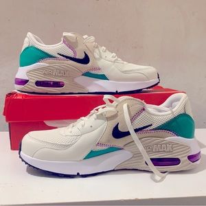 Nike Air Max White/Black/Green Sneakers Size: 10